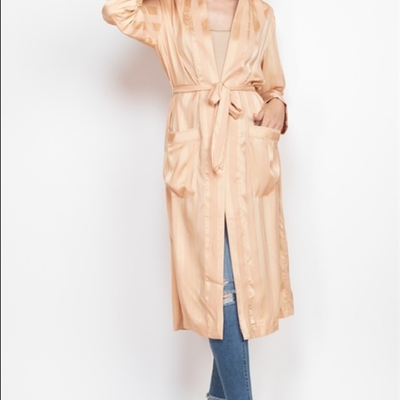 NEW TRENDY SATIN GOLD KIMONO ROBE - Picture 4 of 7